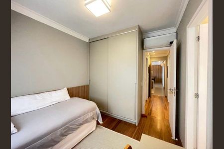 Apartamento à venda com 144m², 3 quartos e 2 vagas Apartamento à venda com 144m², 3 quartos e 2 vagasQuarto