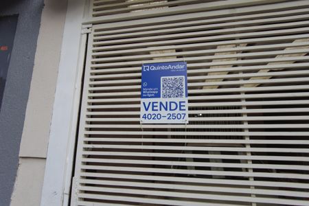 Casa à venda com 240m², 3 quartos e 2 vagasPlaquinha