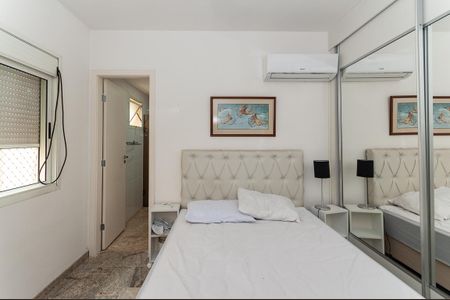 Apartamento à venda com 167m², 3 quartos e 3 vagasSuíte 2 