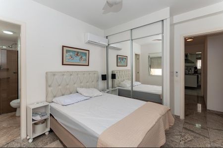 Apartamento à venda com 167m², 3 quartos e 3 vagasSuíte 2 