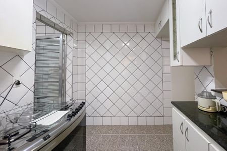 Casa à venda com 159m², 3 quartos e 2 vagas Casa à venda com 159m², 3 quartos e 2 vagasCozinha