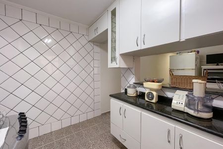 Casa à venda com 159m², 3 quartos e 2 vagas Casa à venda com 159m², 3 quartos e 2 vagasCozinha