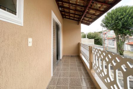 Casa à venda com 159m², 3 quartos e 2 vagas Casa à venda com 159m², 3 quartos e 2 vagasSacada - Suíte