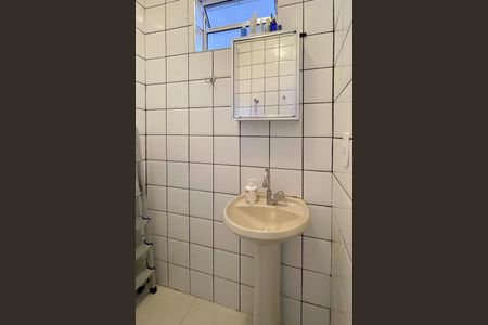 Casa à venda com 159m², 3 quartos e 2 vagas Casa à venda com 159m², 3 quartos e 2 vagasLavabo