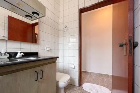 Casa à venda com 159m², 3 quartos e 2 vagas Casa à venda com 159m², 3 quartos e 2 vagasBanheiro Social