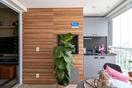 Apartamento à venda com 69m², 2 quartos e 1 vaga Apartamento à venda com 69m², 2 quartos e 1 vagaVaranda