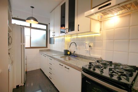 Apartamento à venda com 97m², 3 quartos e 2 vagasCozinha