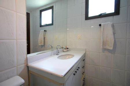 Apartamento à venda com 97m², 3 quartos e 2 vagasBanheiro da Suíte