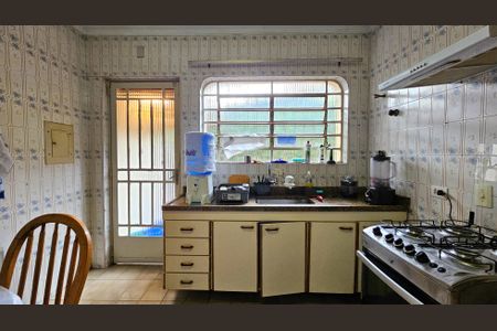 Casa à venda com 290m², 3 quartos e 2 vagas Casa à venda com 290m², 3 quartos e 2 vagasCozinha