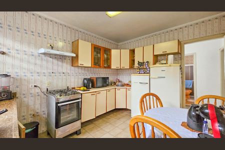 Casa à venda com 290m², 3 quartos e 2 vagas Casa à venda com 290m², 3 quartos e 2 vagasCozinha