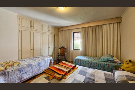 Casa à venda com 290m², 3 quartos e 2 vagas Casa à venda com 290m², 3 quartos e 2 vagasQuarto 2