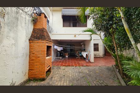 Casa à venda com 290m², 3 quartos e 2 vagas Casa à venda com 290m², 3 quartos e 2 vagasÁrea comum - Churrasqueira