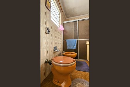 Casa à venda com 290m², 3 quartos e 2 vagas Casa à venda com 290m², 3 quartos e 2 vagasBanheiro 2