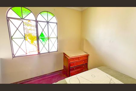 Casa à venda com 320m², 4 quartos e 3 vagas Casa à venda com 320m², 4 quartos e 3 vagasQuarto 1