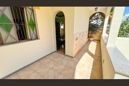 Casa à venda com 320m², 4 quartos e 3 vagas Casa à venda com 320m², 4 quartos e 3 vagasÁrea comum