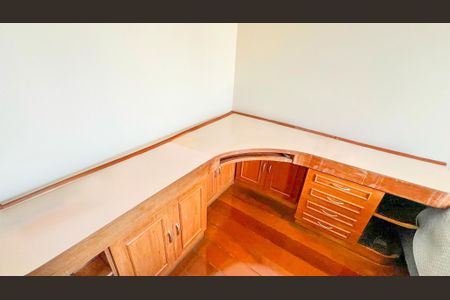 Casa à venda com 320m², 4 quartos e 3 vagas Casa à venda com 320m², 4 quartos e 3 vagasSuíte