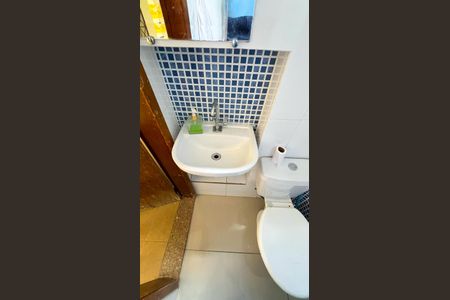 Casa à venda com 320m², 4 quartos e 3 vagas Casa à venda com 320m², 4 quartos e 3 vagasBanheiro 1