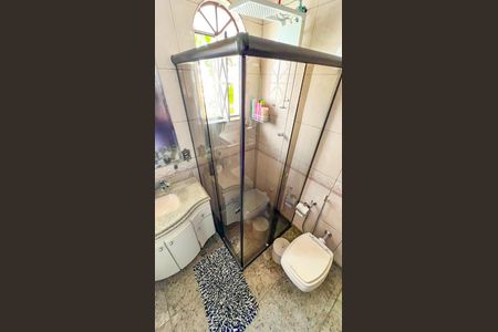 Casa à venda com 320m², 4 quartos e 3 vagas Casa à venda com 320m², 4 quartos e 3 vagasCozinha