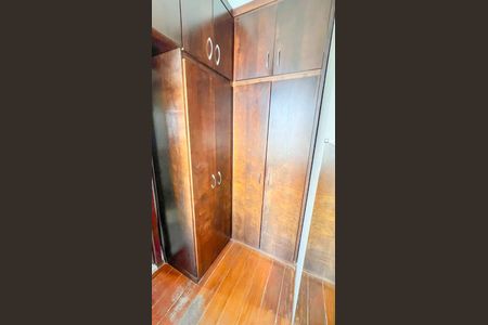 Casa à venda com 320m², 4 quartos e 3 vagas Casa à venda com 320m², 4 quartos e 3 vagasQuarto 2