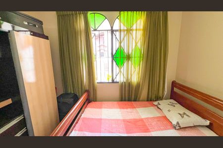 Casa à venda com 320m², 4 quartos e 3 vagas Casa à venda com 320m², 4 quartos e 3 vagasQuarto 2