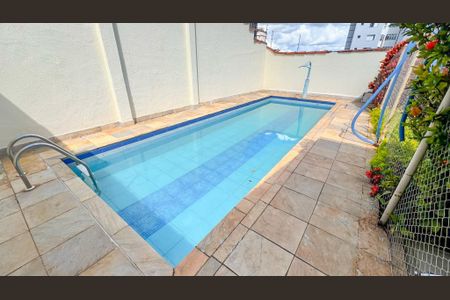 Casa à venda com 320m², 4 quartos e 3 vagas Casa à venda com 320m², 4 quartos e 3 vagasÁrea comum