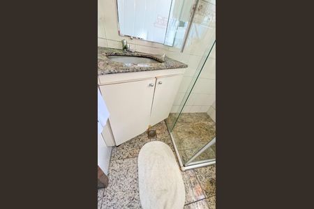 Casa à venda com 320m², 4 quartos e 3 vagas Casa à venda com 320m², 4 quartos e 3 vagasBanheiro 2