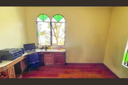 Casa à venda com 320m², 4 quartos e 3 vagas Casa à venda com 320m², 4 quartos e 3 vagasQuarto 1