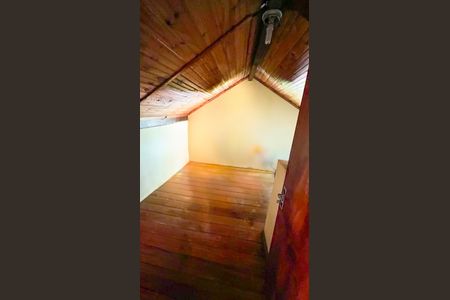 Casa à venda com 320m², 4 quartos e 3 vagas Casa à venda com 320m², 4 quartos e 3 vagasQuarto 3