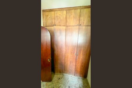 Casa à venda com 320m², 4 quartos e 3 vagas Casa à venda com 320m², 4 quartos e 3 vagasQuarto 1