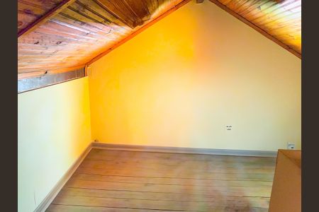 Casa à venda com 320m², 4 quartos e 3 vagas Casa à venda com 320m², 4 quartos e 3 vagasQuarto 3