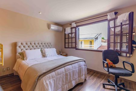 Casa de condomínio à venda com 522m², 4 quartos e 4 vagas Casa de condomínio à venda com 522m², 4 quartos e 4 vagasSuíte 2