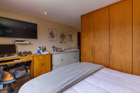 Casa de condomínio à venda com 522m², 4 quartos e 4 vagas Casa de condomínio à venda com 522m², 4 quartos e 4 vagasSuíte 2