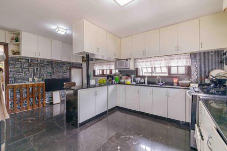 Casa de condomínio à venda com 522m², 4 quartos e 4 vagas Casa de condomínio à venda com 522m², 4 quartos e 4 vagasCozinha