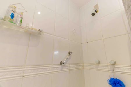 Casa de condomínio à venda com 522m², 4 quartos e 4 vagas Casa de condomínio à venda com 522m², 4 quartos e 4 vagasBanheiro da Suíte 1