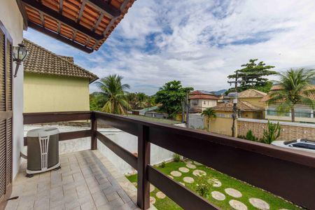 Casa de condomínio à venda com 522m², 4 quartos e 4 vagas Casa de condomínio à venda com 522m², 4 quartos e 4 vagasVaranda da Suíte 3