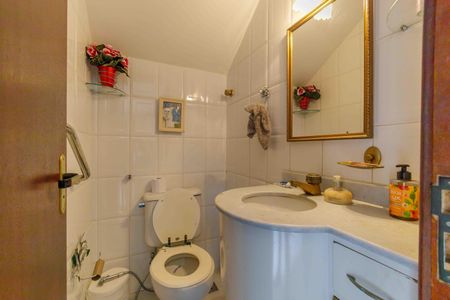 Casa de condomínio à venda com 522m², 4 quartos e 4 vagas Casa de condomínio à venda com 522m², 4 quartos e 4 vagasLavabo