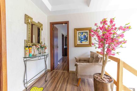 Casa de condomínio à venda com 522m², 4 quartos e 4 vagas Casa de condomínio à venda com 522m², 4 quartos e 4 vagasHall