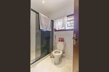 Casa de condomínio à venda com 522m², 4 quartos e 4 vagas Casa de condomínio à venda com 522m², 4 quartos e 4 vagasBanheiro da Suíte 1