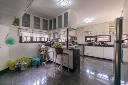 Casa de condomínio à venda com 522m², 4 quartos e 4 vagas Casa de condomínio à venda com 522m², 4 quartos e 4 vagasCozinha