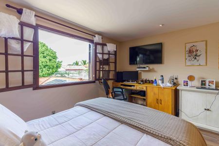 Casa de condomínio à venda com 522m², 4 quartos e 4 vagas Casa de condomínio à venda com 522m², 4 quartos e 4 vagasSuíte 2