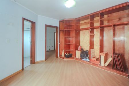 Casa à venda com 380m², 3 quartos e 5 vagas Casa à venda com 380m², 3 quartos e 5 vagasSuíte