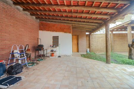 Casa à venda com 380m², 3 quartos e 5 vagas Casa à venda com 380m², 3 quartos e 5 vagasGaragem