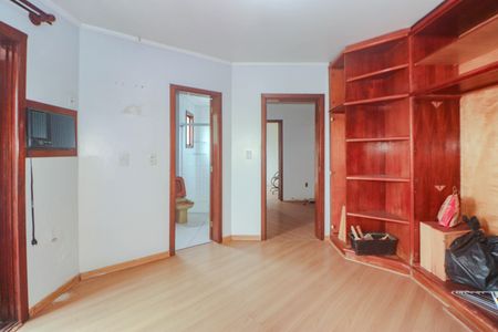 Casa à venda com 380m², 3 quartos e 5 vagas Casa à venda com 380m², 3 quartos e 5 vagasSuíte