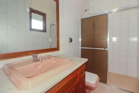 Casa à venda com 380m², 3 quartos e 5 vagas Casa à venda com 380m², 3 quartos e 5 vagasBanheiro Social