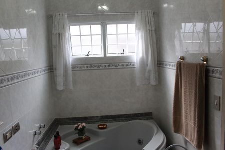 Casa à venda com 320m², 3 quartos e 6 vagasBanheiro da Suíte