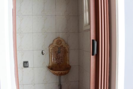 Casa à venda com 320m², 3 quartos e 6 vagasBanheiro da Churrasqueira