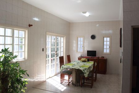 Casa à venda com 320m², 3 quartos e 6 vagasCozinha