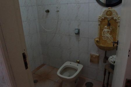 Casa à venda com 320m², 3 quartos e 6 vagasBanheiro de Serviço