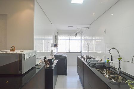Apartamento à venda com 58m², 2 quartos e 1 vaga Apartamento à venda com 58m², 2 quartos e 1 vagaCozinha e Área de Serviço