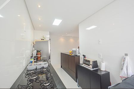 Apartamento à venda com 58m², 2 quartos e 1 vaga Apartamento à venda com 58m², 2 quartos e 1 vagaCozinha e Área de Serviço